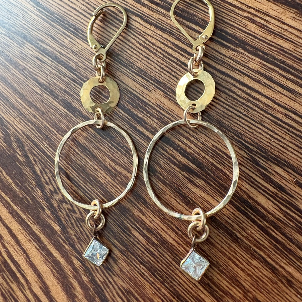 Elegant Textured Gold Dangle Earrings with Crystal